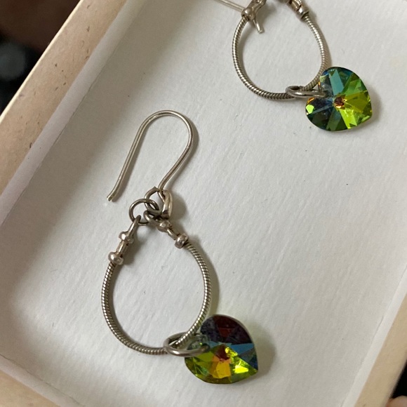 Dangle earrings - Picture 3 of 3